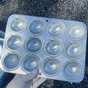 Cake pan jack-o'-lantern